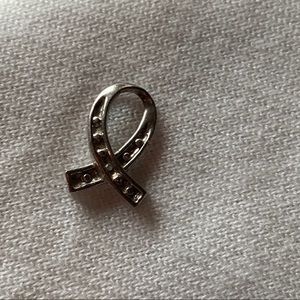 Ribbon pendant. Silver. Blinged.